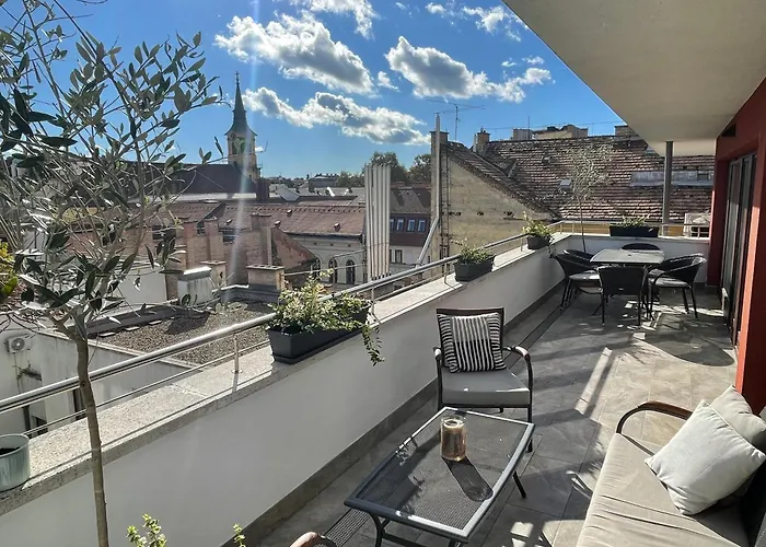 Paulay65 - With 24h Reception