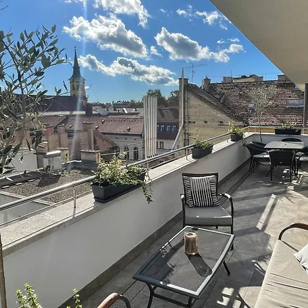 Paulay65 - With 24h Reception